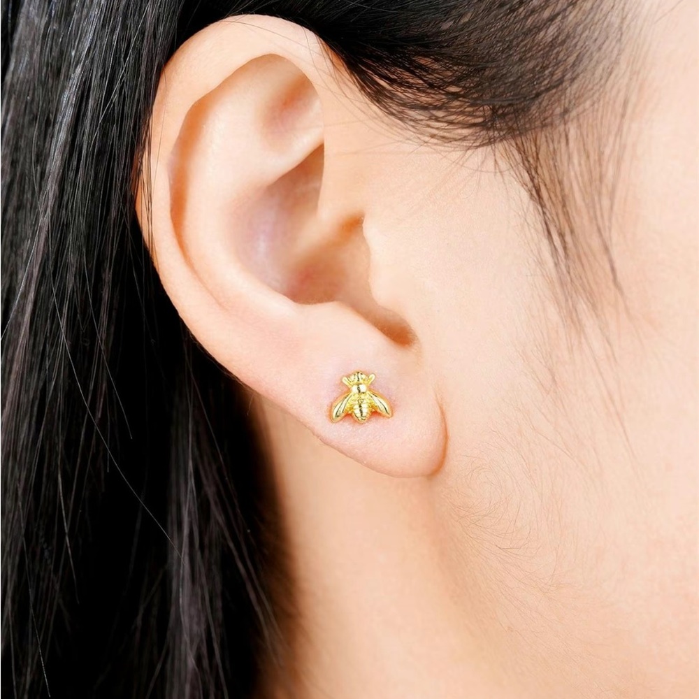 Bee Earrings ✨NWT✨